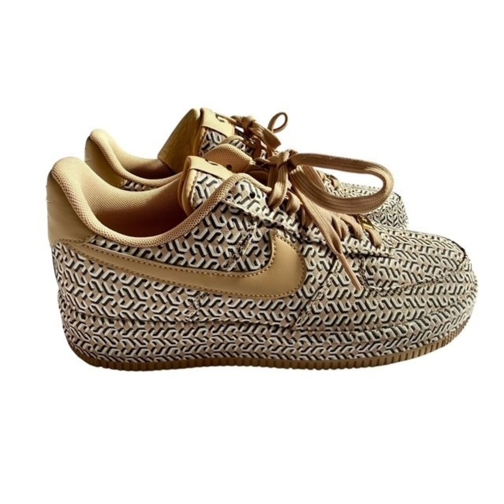 NEW Nike Air Force 1 LX United in Victory - Hemp Monogram Print NU Gold Womens 9 - Picture 2 of 8